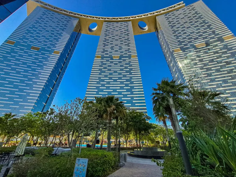 Premier Apt in Gate Tower - Pool & Gym