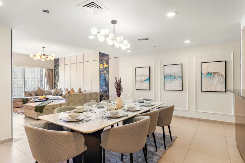 Premier Apt in Gate Tower - Pool & Gym