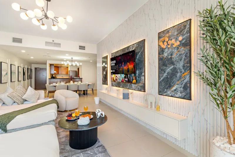 Premier Apt in Gate Tower - Pool & Gym