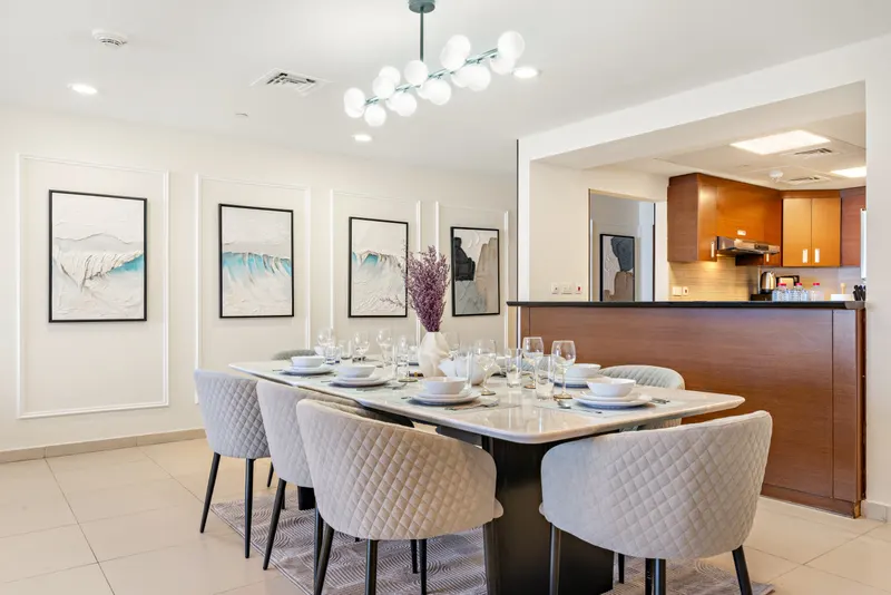 Premier Apt in Gate Tower - Pool & Gym