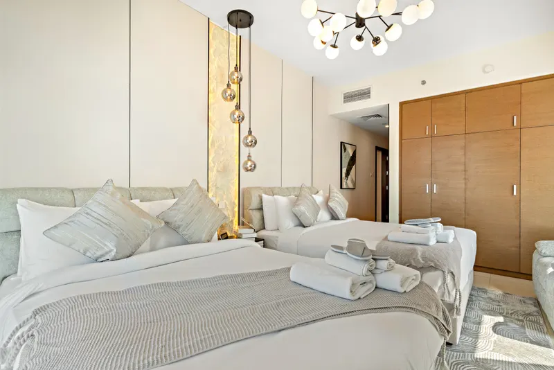 Premier Apt in Gate Tower - Pool & Gym