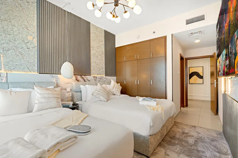 Premier Apt in Gate Tower - Pool & Gym