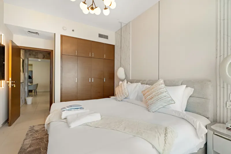 Premier Apt in Gate Tower - Pool & Gym