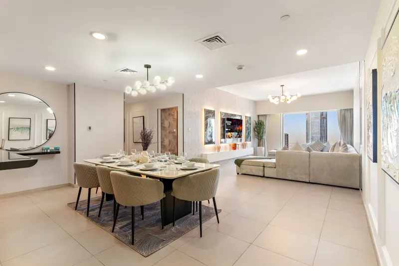 Premier Apt in Gate Tower - Pool & Gym