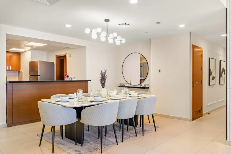 Premier Apt in Gate Tower - Pool & Gym