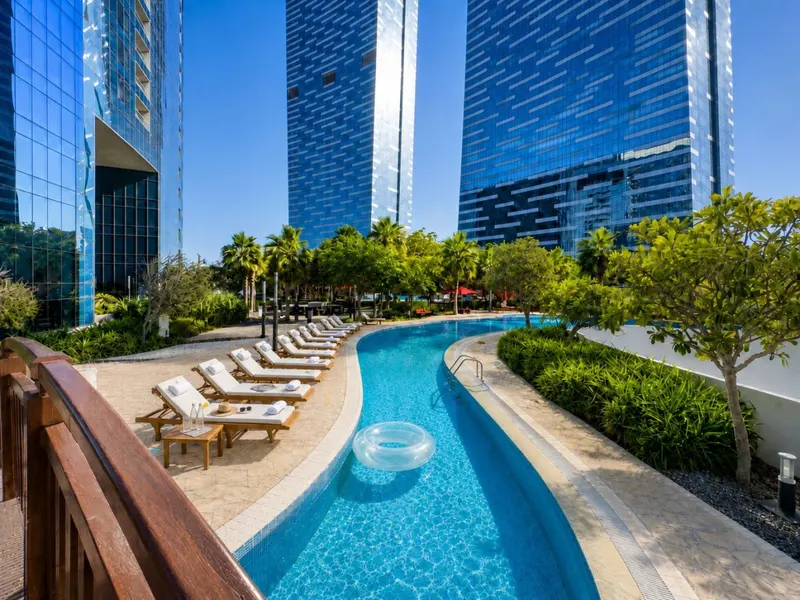 Premier Apt in Gate Tower - Pool & Gym