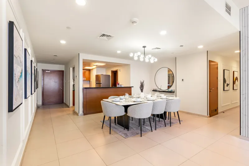 Premier Apt in Gate Tower - Pool & Gym