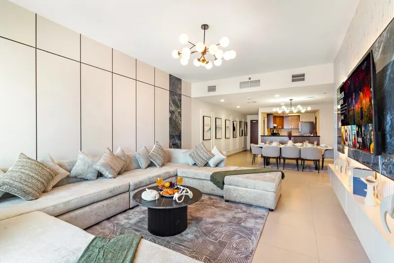 Premier Apt in Gate Tower - Pool & Gym