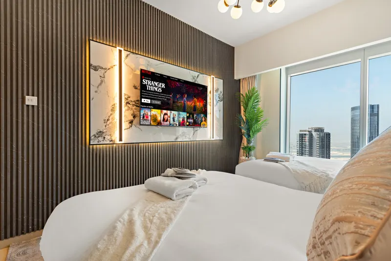 Premier Apt in Gate Tower - Pool & Gym
