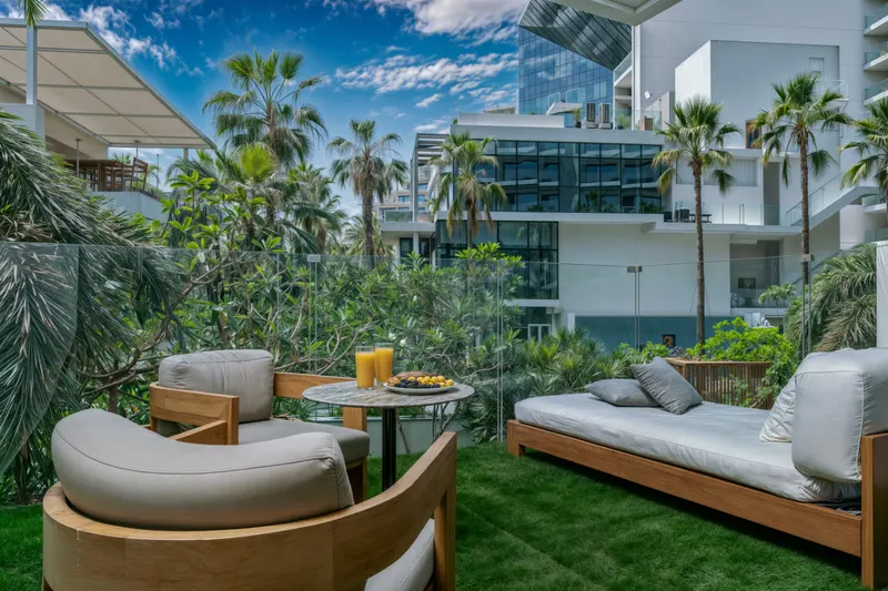FIVE PALM Gateway | View + Pool & Beach Access