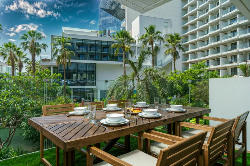 FIVE PALM Gateway | View + Pool & Beach Access