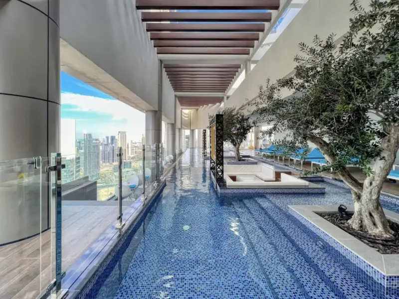 Sublime Infinity Pool -Majestic Burj Khalifa Views