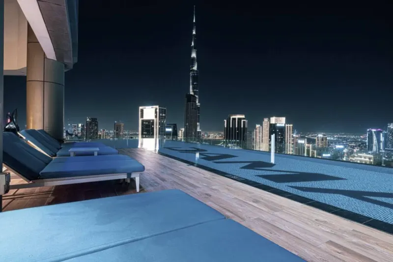 Sublime Infinity Pool -Majestic Burj Khalifa Views