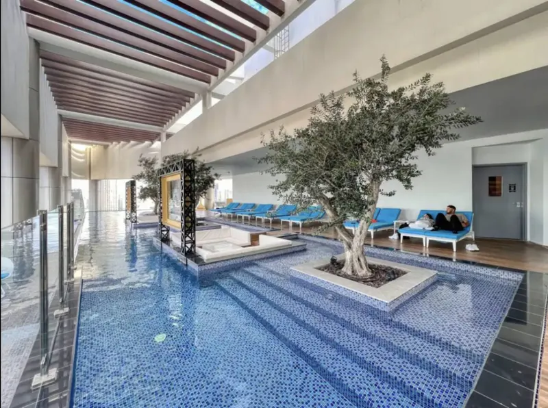 Sublime Infinity Pool -Majestic Burj Khalifa Views