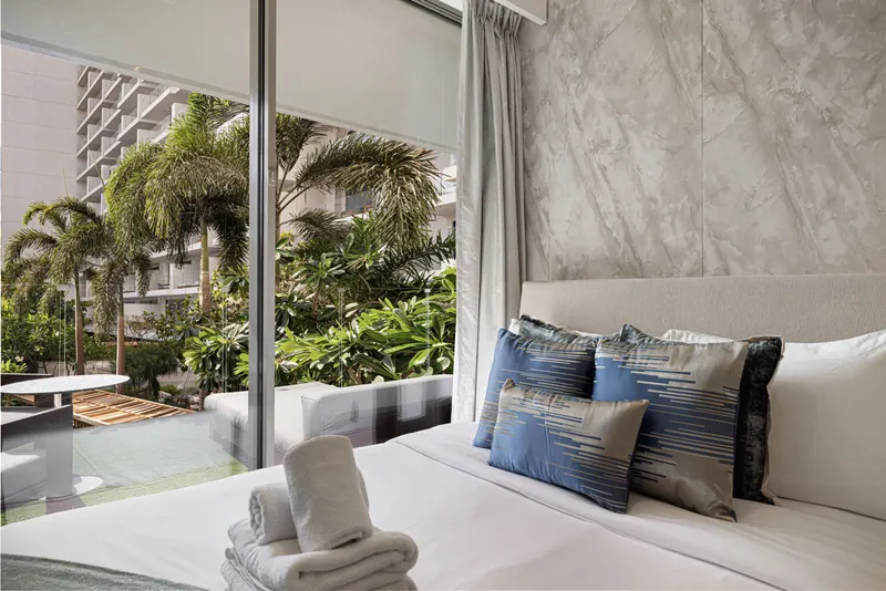FIVE PALM Cozy Suite | View, Pool & Beach Access