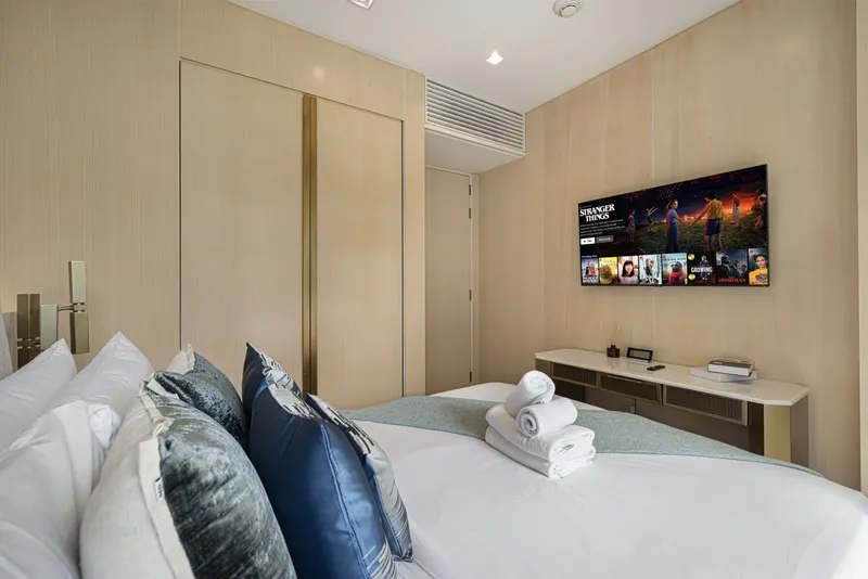 FIVE PALM Cozy Suite | View, Pool & Beach Access