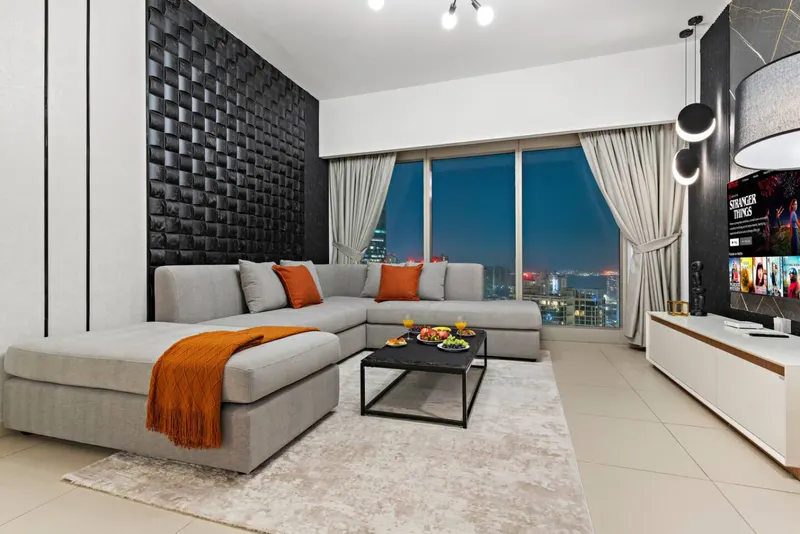 Experience Grandeur: Amazing Views, Pool & Gym