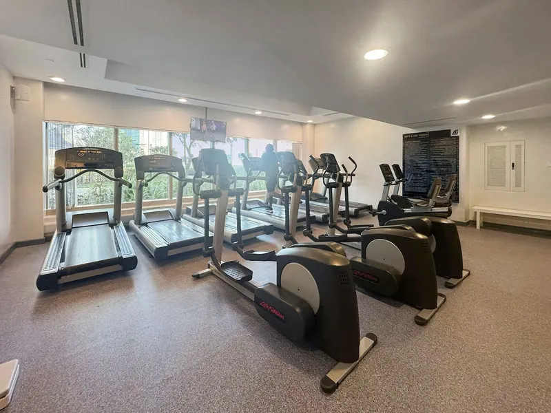Experience Grandeur: Amazing Views, Pool & Gym