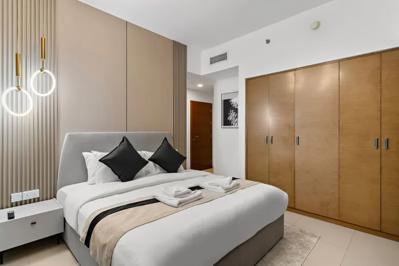 Experience Grandeur: Amazing Views, Pool & Gym