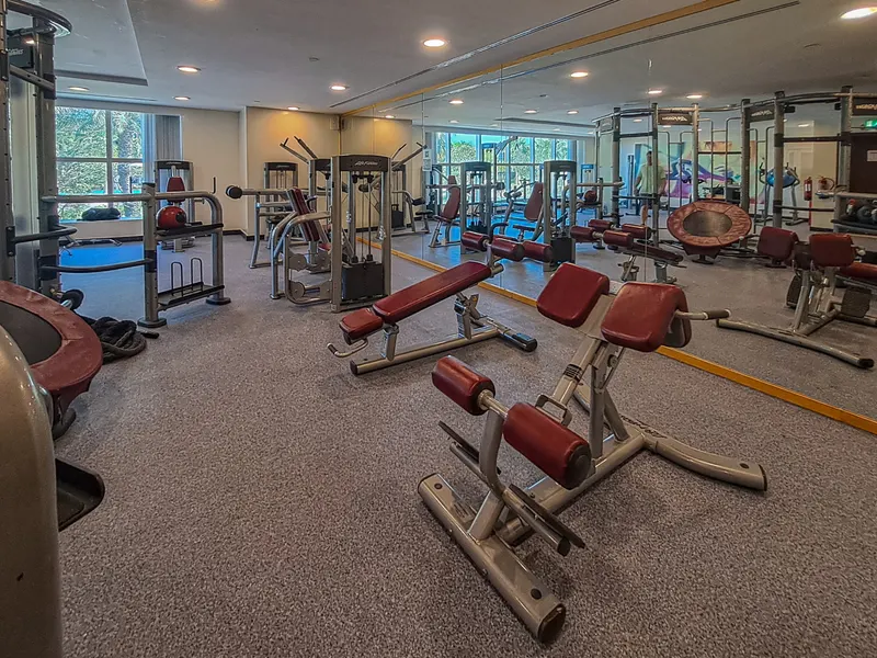 Experience Grandeur: Amazing Views, Pool & Gym