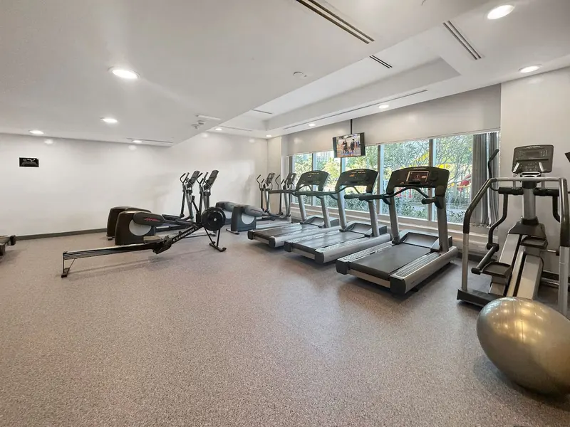 Experience Grandeur: Amazing Views, Pool & Gym