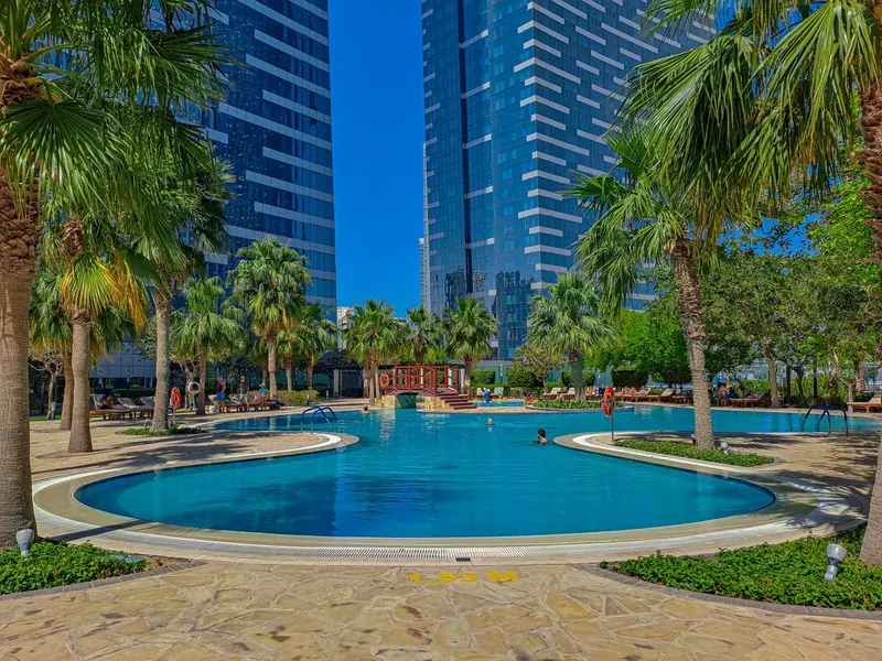 Experience Grandeur: Amazing Views, Pool & Gym