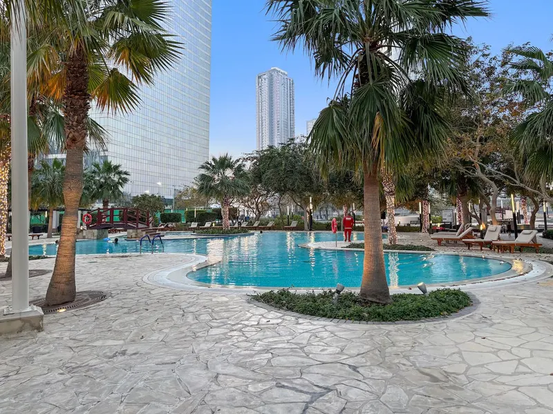 Experience Grandeur: Amazing Views, Pool & Gym