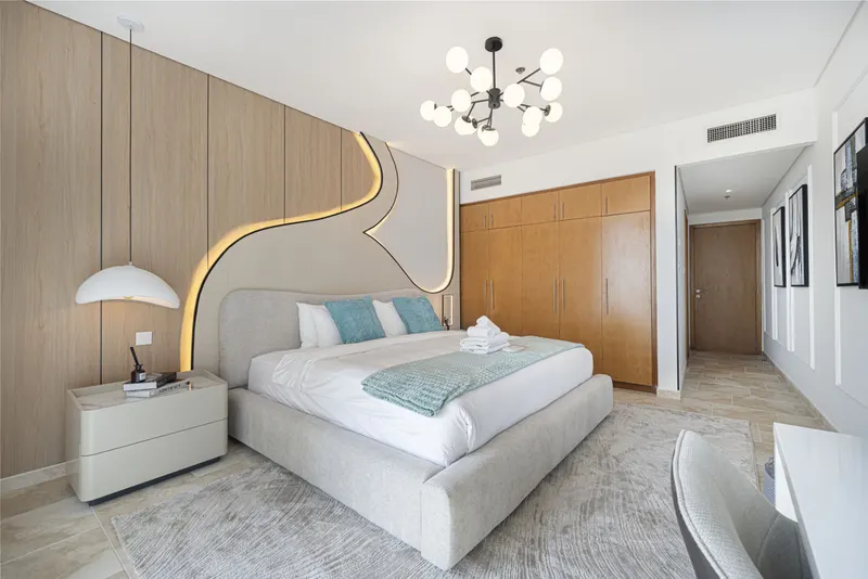Marina Heights - Spectacular Sea Views, Pool & Gym
