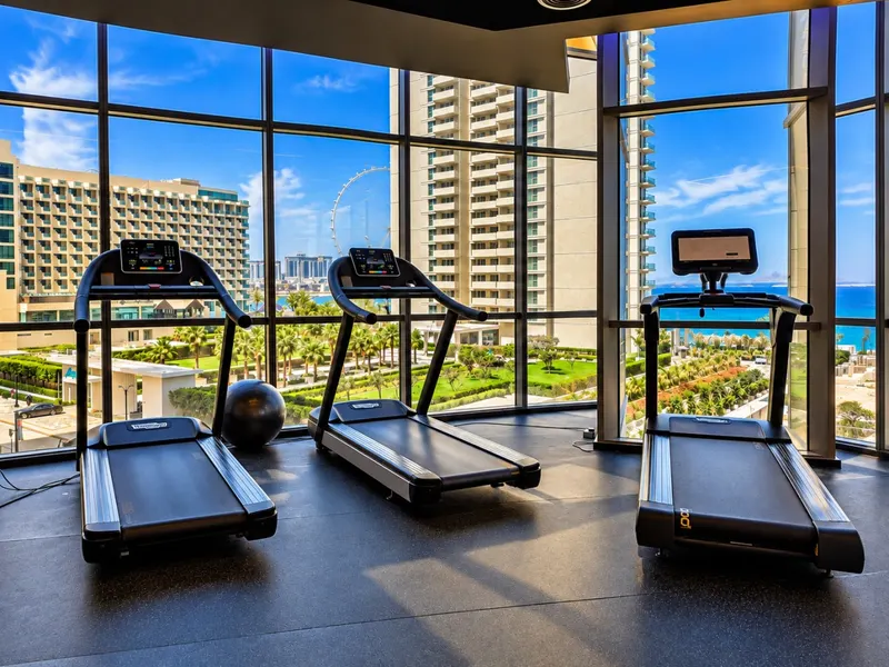 Marina Heights - Spectacular Sea Views, Pool & Gym