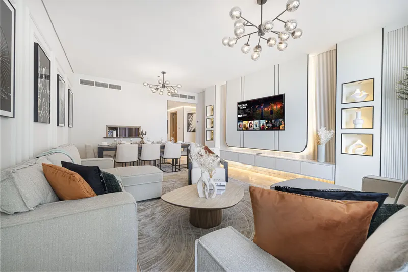 Marina Heights - Spectacular Sea Views, Pool & Gym