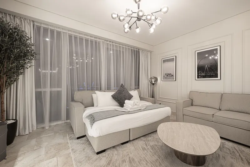 Marina Heights - Spectacular Sea Views, Pool & Gym