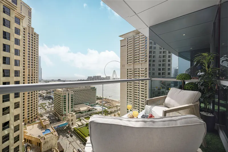 Marina Heights - Spectacular Sea Views, Pool & Gym