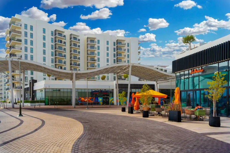 2BR Luxe Oasis – Ferrari World & Yas Mall