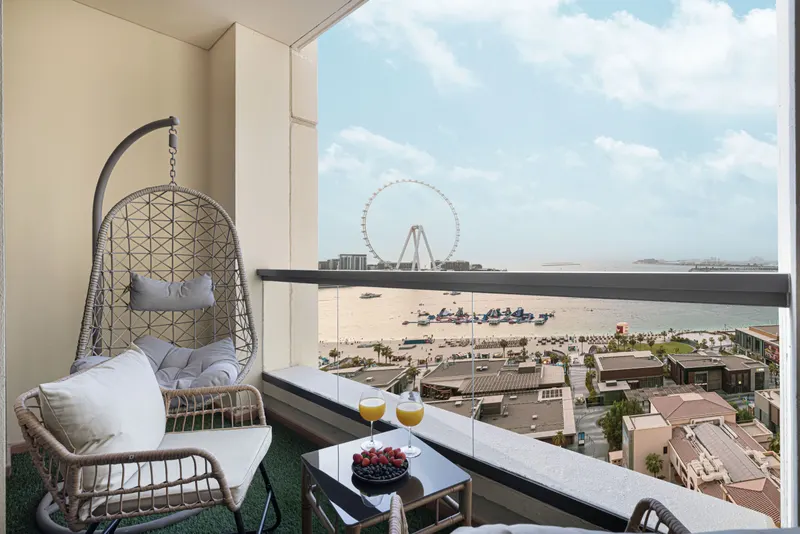 Dubai Marina Getaway | Beach Access & Iconic Views