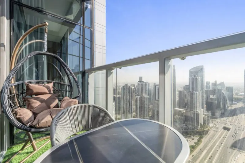 Superb Location: Infinity Pool / Burj Khalifa View