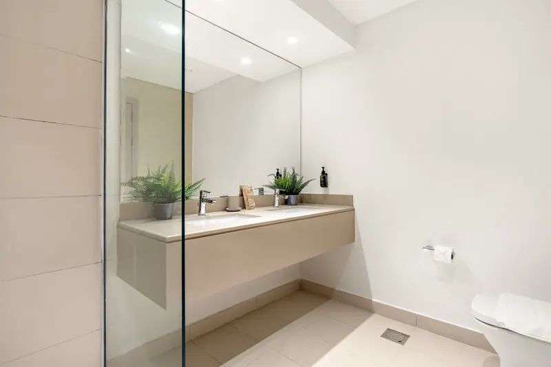 Light & Breezy Apt: Near Ferrari World & Yas Mall