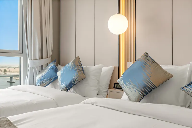 Light & Breezy Apt: Near Ferrari World & Yas Mall