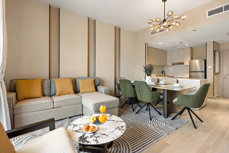 Light & Breezy Apt: Near Ferrari World & Yas Mall