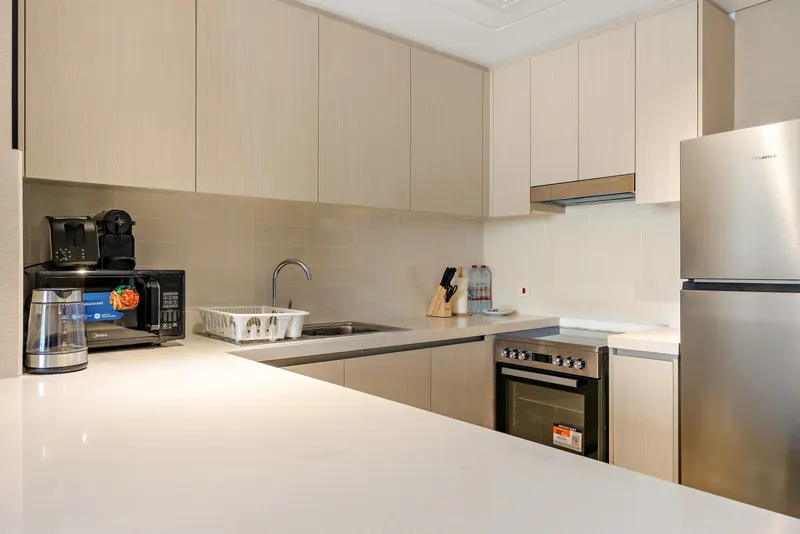 Light & Breezy Apt: Near Ferrari World & Yas Mall