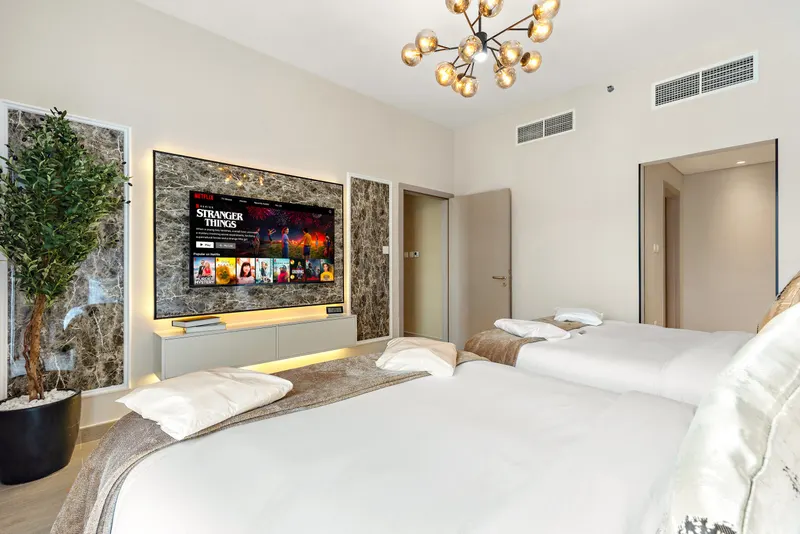 Light & Breezy Apt: Near Ferrari World & Yas Mall