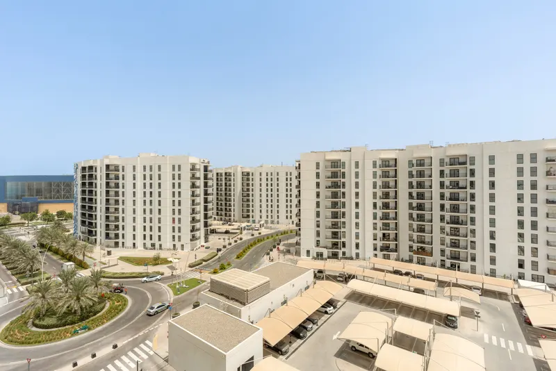 Light & Breezy Apt: Near Ferrari World & Yas Mall
