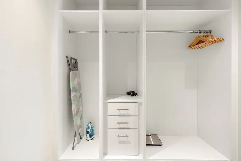 Light & Breezy Apt: Near Ferrari World & Yas Mall