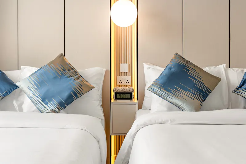 Light & Breezy Apt: Near Ferrari World & Yas Mall