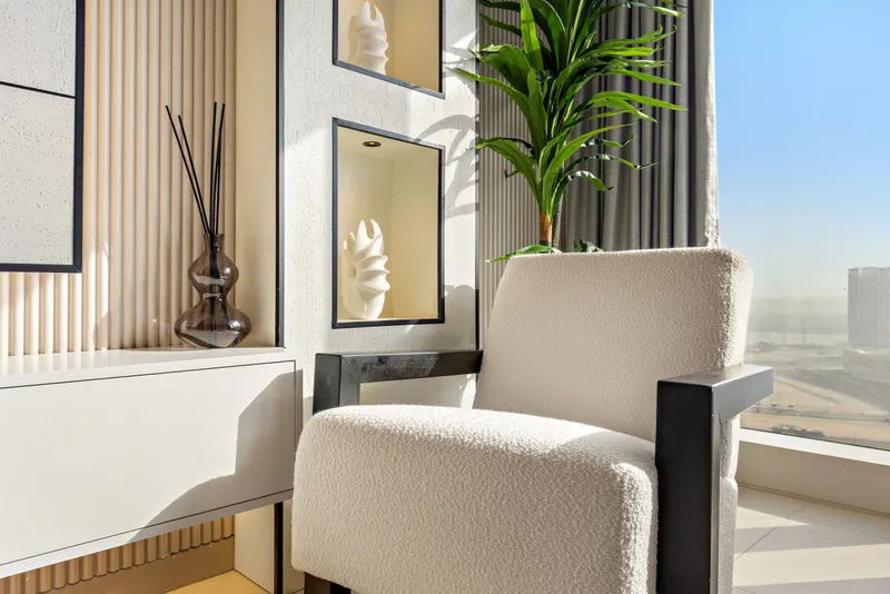 Polished Haven in Gate Tower: Pool & Gym Access