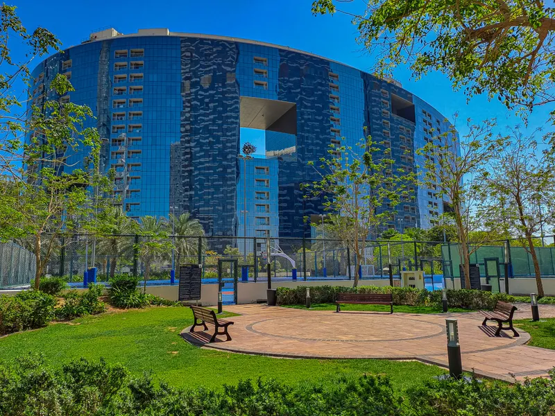 Polished Haven in Gate Tower: Pool & Gym Access