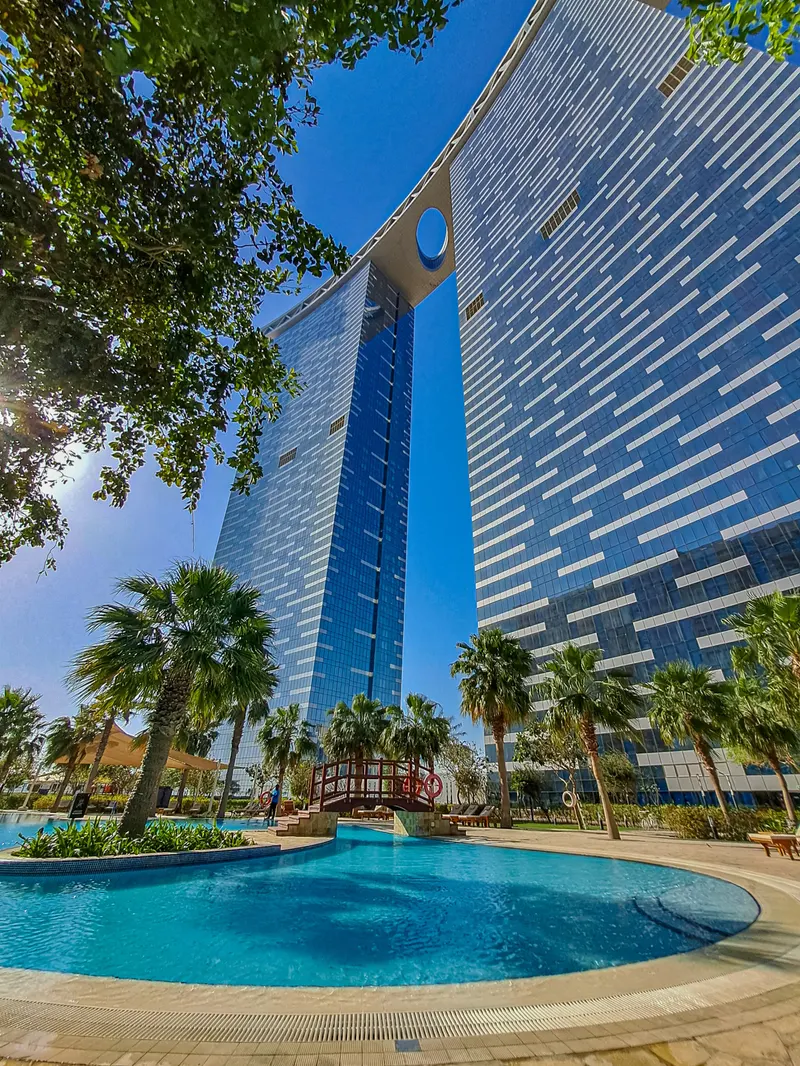 Polished Haven in Gate Tower: Pool & Gym Access