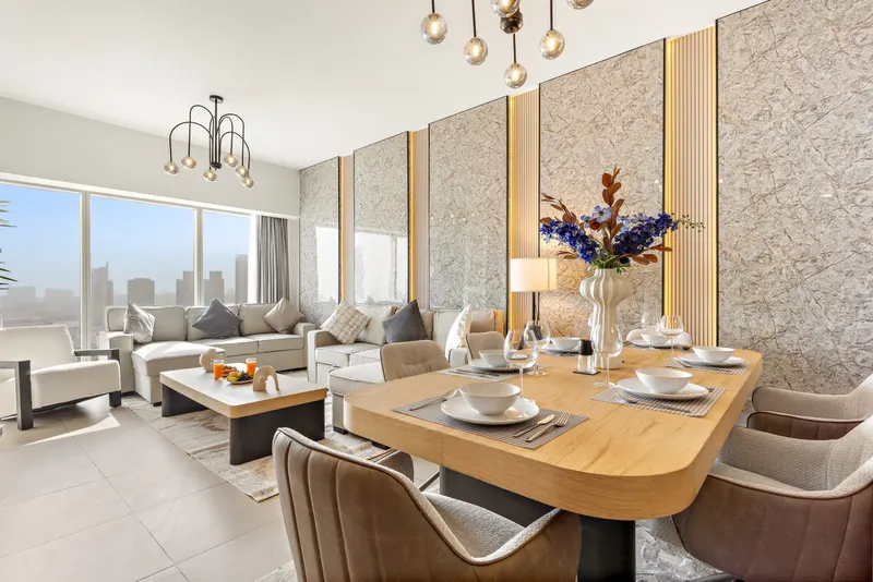 Polished Haven in Gate Tower: Pool & Gym Access