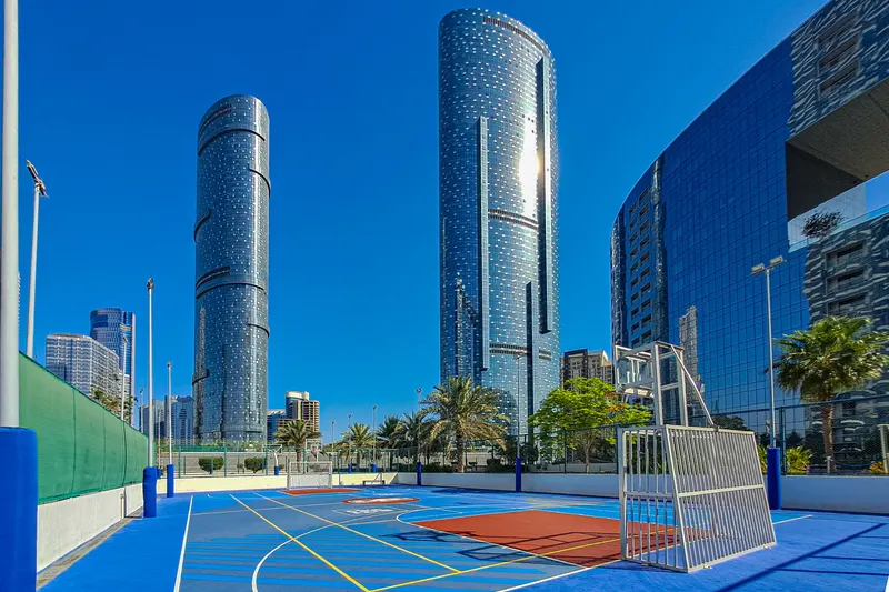 Polished Haven in Gate Tower: Pool & Gym Access