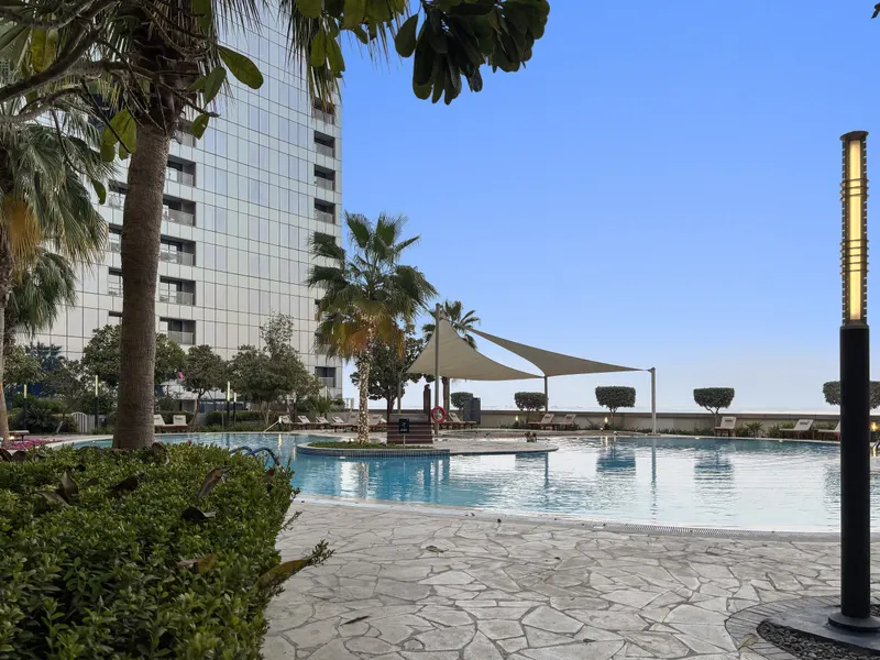 Polished Haven in Gate Tower: Pool & Gym Access
