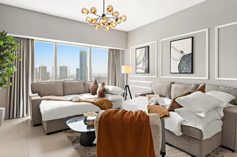 Elevate Your Stay: Scenic Views, Pool & Gym Access